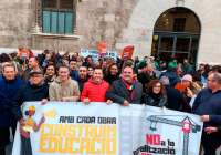 Representantes del PSPV-PSOE de la comarca durante la concentración de este martes en València