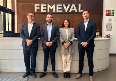 El alcalde, Darío Moreno, y el edil de Industria, Toni Iborra, se han reunido con representantes de FEMEVAL